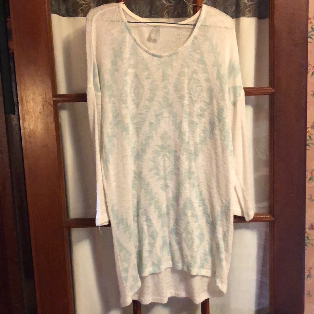 Loose fitting shirt